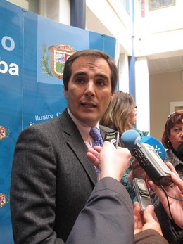El Presidente Del PP De Córdoba Y Candidato Al Parlamento, José Antonio Nieto