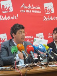 Valderas elude hacer de 'Rappel' pero dice que "la matemática parlamentaria hace milagros"