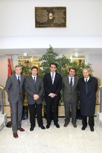 Rueda emplaza a ver "si cristalizan" los contactos en Muros