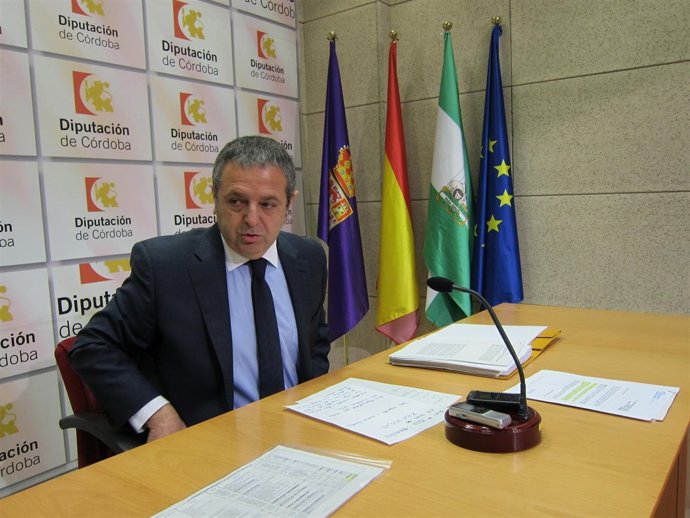 Fuentes En La Rueda De Prensa