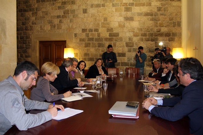 Reunión De Diputados Y Senadores Gerundenses En El Ayuntamiento De Girona