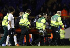 Muamba, Del Bolton, Sufre Un Colapso En El Campo