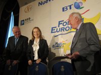 Pastor dice que España "no se puede permitir" estar a la cabeza de la impuntualidad del transporte aéreo