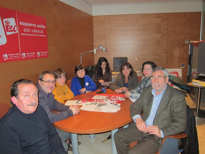 Los Diputados Torró Y Albiol (EUPV) Con Representantes Sindicales