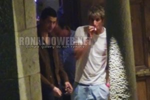 El Futbolista Coentrao Fumando Con Cristiano Ronaldo