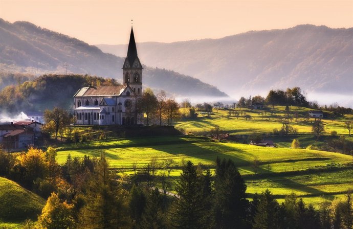 Eslovenia Se Suma Al Ecoturismo