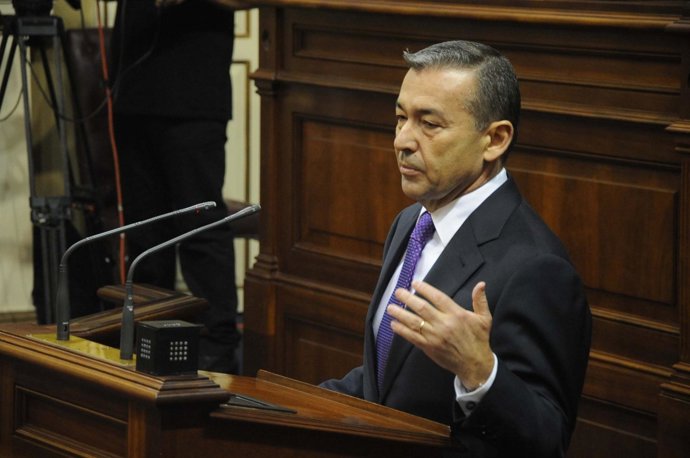 Presidente Del Gobierno De Canarias, Paulino Rivero, En Debate De La Nacionalida