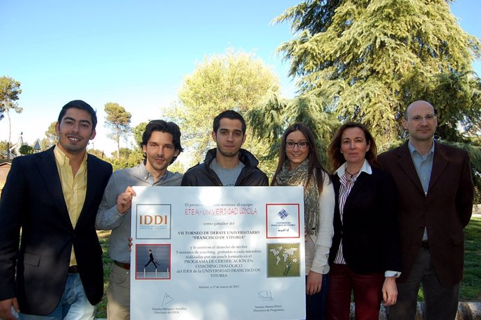 Equipo De Debate De La Universidad ETEA-Loyola Andalucía