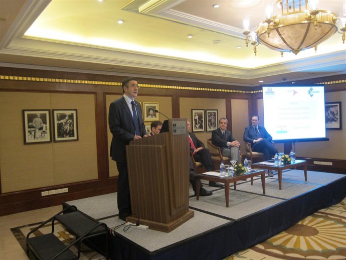 El Lehendakari, Patxi López, En India.