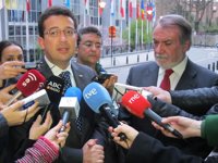 Manzano reclama a Mayor Oreja que defienda los intereses de Extremadura en la negociación de la PAC