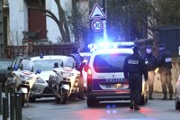 Un hombre que dice ser de Al Qaeda se atrinchera en una casa de Toulouse