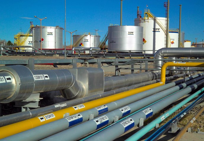 Refineria De Petroleo De Repsol YPF En Argentina