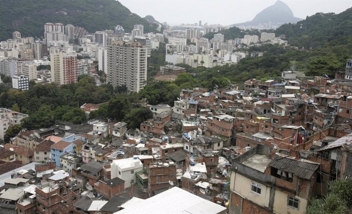 La Favela De Santa Marta En La Ciudad De Rio De Janeiro