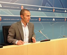 El Portavoz De Economía Y Empleo Del Grupo Socialista, Julio López