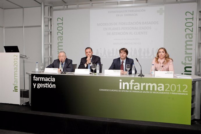 Mesa De Debate En Infarma 2012