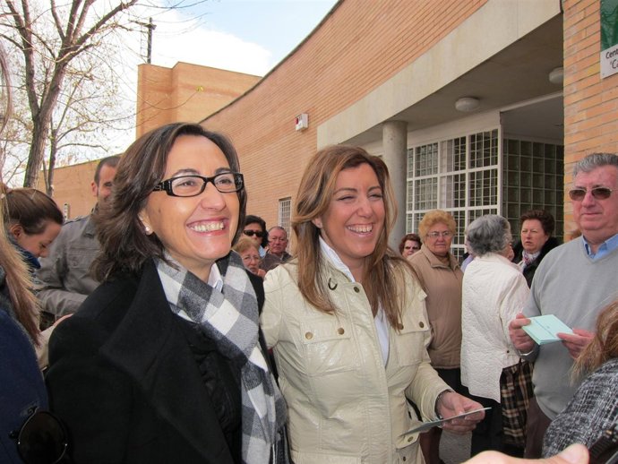 Rosa Aguilar Y Susana Díaz Reparten Propaganda Electoral En Córdoba