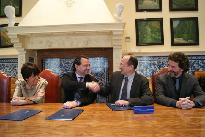 Firma Del Convenio Entre IE Y El Ayuntamiento 