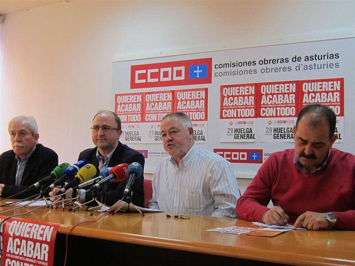 Los Secretarios Generales De UGT, CCOO Y USO Y El Presidente De La FACC
