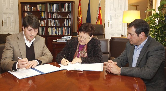 Firma De Convenio Entre Diputación Y El Ivaj