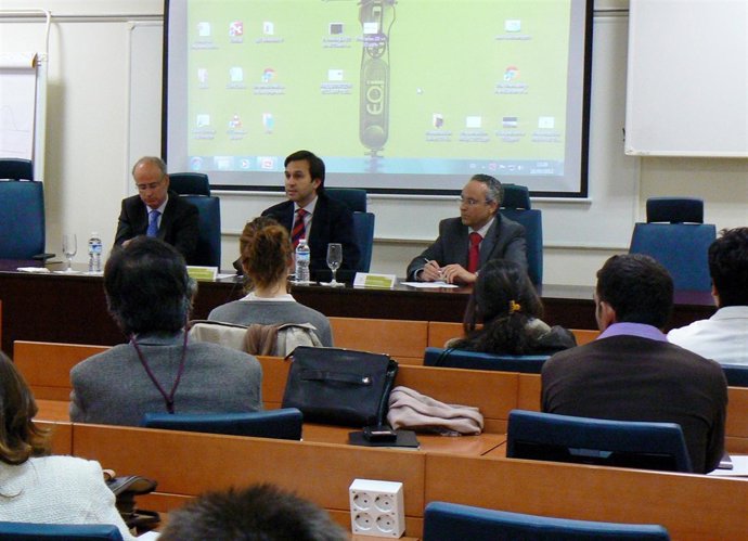 Seminario Sobre El Uso De Las Nuevas Tecnologías En El Sector Textil.