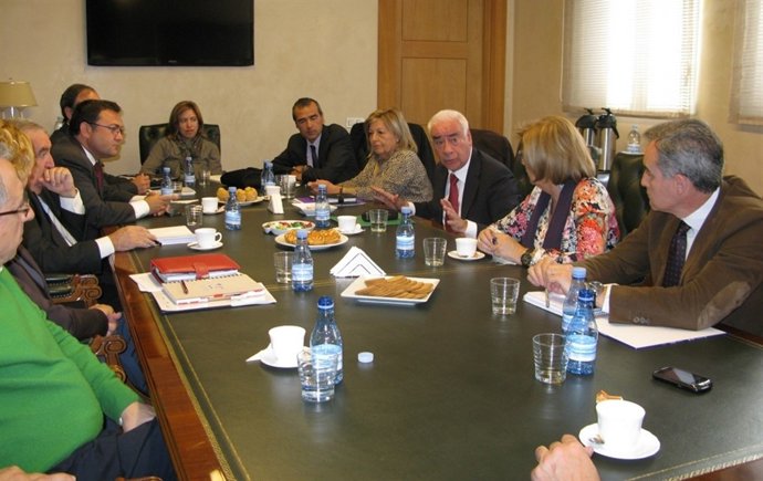 Reunión De Luciano Alonso Candidato PSOE Con La UMA