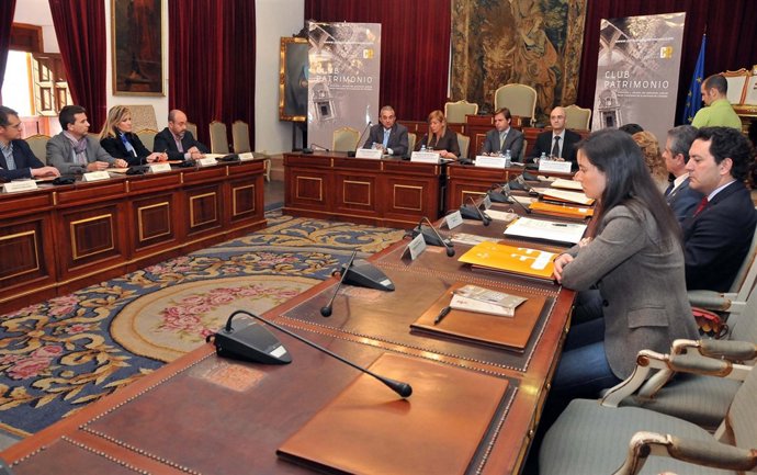 Asistentes A La Firma De Los Convenios