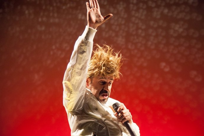 Jácara Estrena Su Espectáculo 'Colgados'