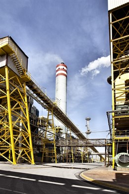 Vista parcial de las calderas de la planta de Ence en Huelva