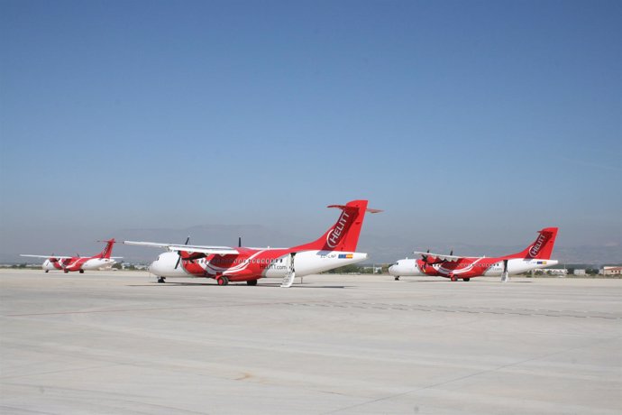 Aviones De La Aerolínea Helitt Vuelo Málaga Melilla Avión 