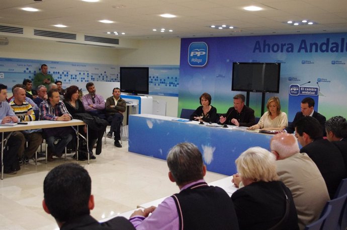 Reunión De Candidatos Del PP Por Málaga Con Vendedores Ambulantes