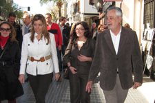 Griñán Durante Un Recorrido Electoral Junto A Susana Díaz