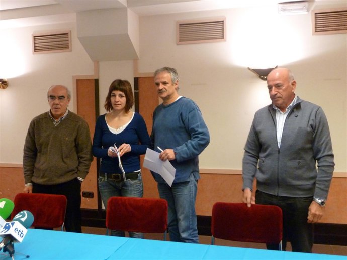 Miembros Del Colectivo Herrira