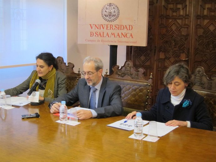  Daniel Hernández Ruipérez Con Cristina Pita Y Mili Pizarro. 