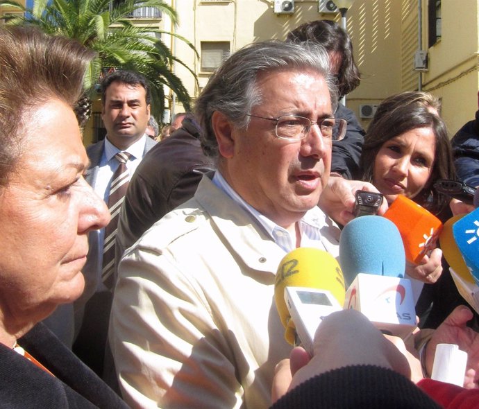 El Alcalde De Sevilla, Juan Ignacio Zoido, Junto A Rita Barberá