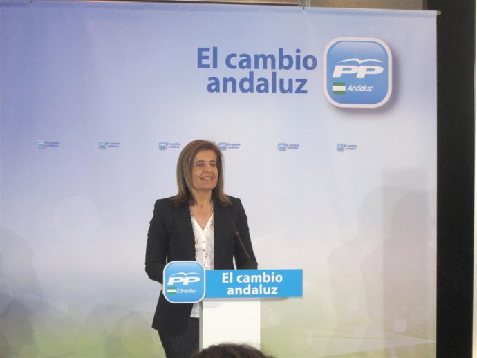 La Ministra De Empleo Y Seguridad Social, Fátima Báñez, En Córdoba