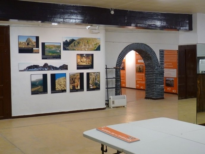 Punto De Información Sobre El Visón Europeo En Falces. 