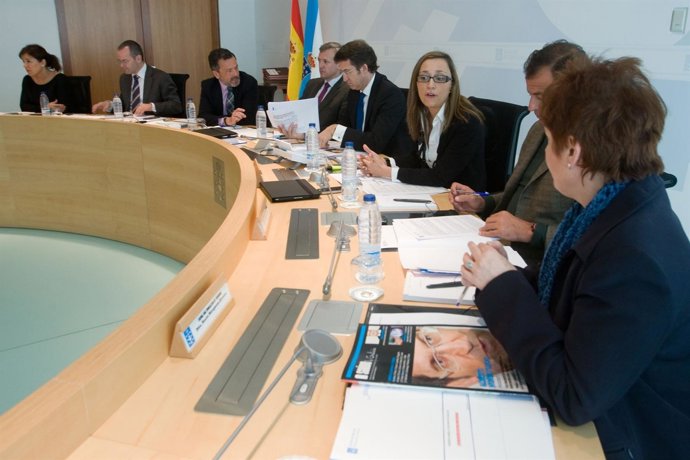 alberto nunez feijoo preside a reunion semanal do consello da xuntafoot: ana var