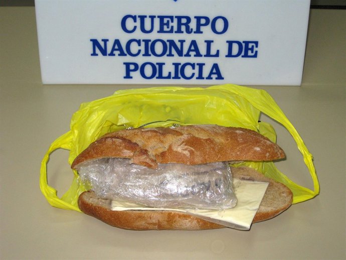 El Bocadillo Incautado Con La Droga En Su Interior