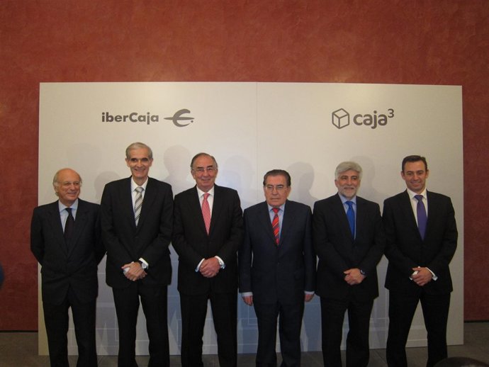 Presidentes De Ibercaja Y Las Entidades Que Conforman Caja3 En Zaragoza