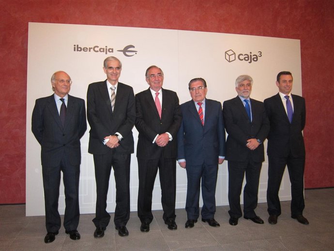 Presidentes De Ibercaja Y De Las Entidades Que Conforman Caja3 En Zaragoza