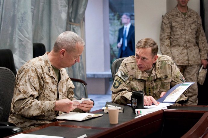 General David Petraeus Y General John Allen
