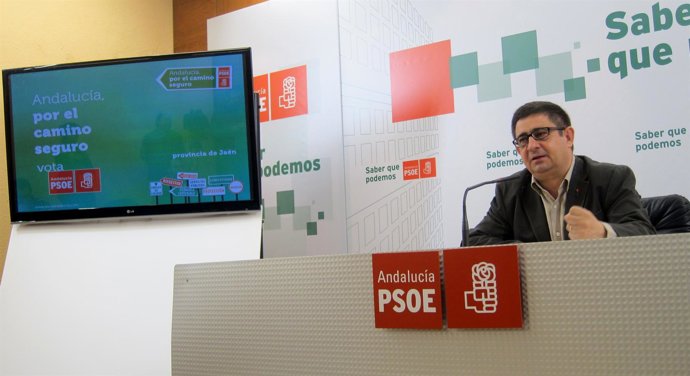 Francisco Reyes En Rueda De Prensa.