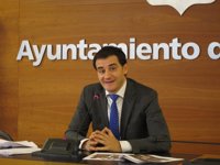 Sáinz considera que las acusaciones del PSOE en el caso de las esculturas son "una huida hacia adelante"