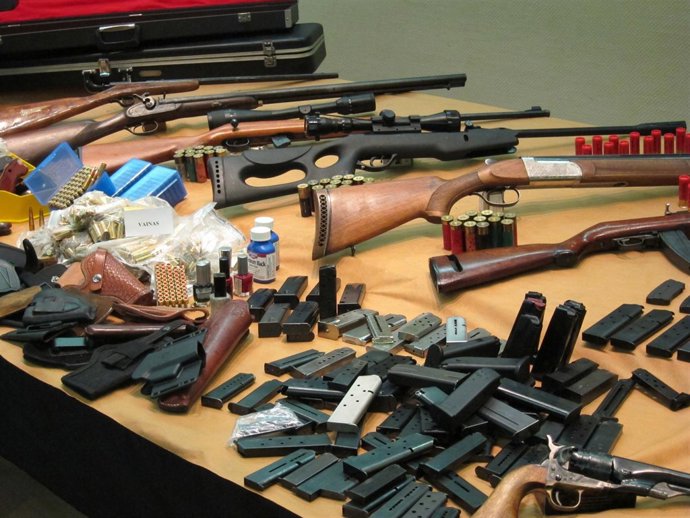 Armamento Incautado En Una Casa De Sant Vicenç Dels Horts (Barcelona)