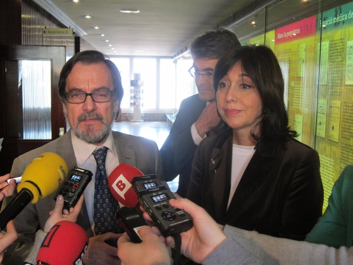 El Dr. J.Caylà Y Cristina Iniesta (Presidenta Agencia Salut Pública Barcelona)