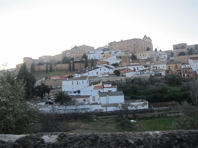 Vista De La Ciudad Monumental De Cáceres
