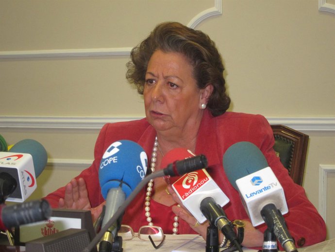 La Alcaldesa De Valencia, Rita Barberá, Durante La Rueda De Prensa.