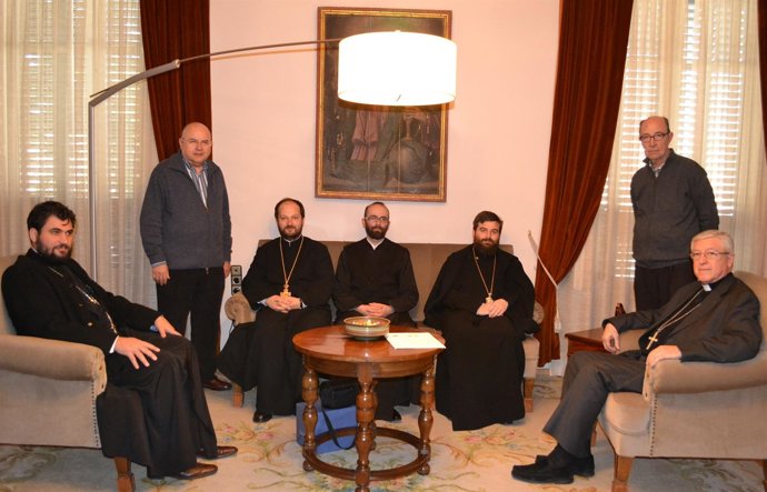 Autoridades Diocesanas Y Ortodoxas De Lleida Acuerdan La Cesión De Un Local