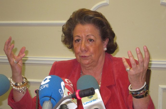 La Alcaldesa Rita Barberá En El Transcurso De La Rueda De Prensa.