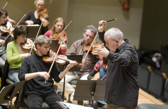 Les Musiciens Du Louvre-Grenoble Interpreta 'La Pasión Según San Mateo'